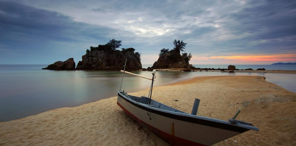 beach-beautiful-boat-398465 (1)